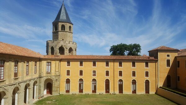 Lieu Abbaye Ecole De Soreze Musee Dom Robert Et De La Tapisserie Du Xxe Siecle Soreze Cultur In The City